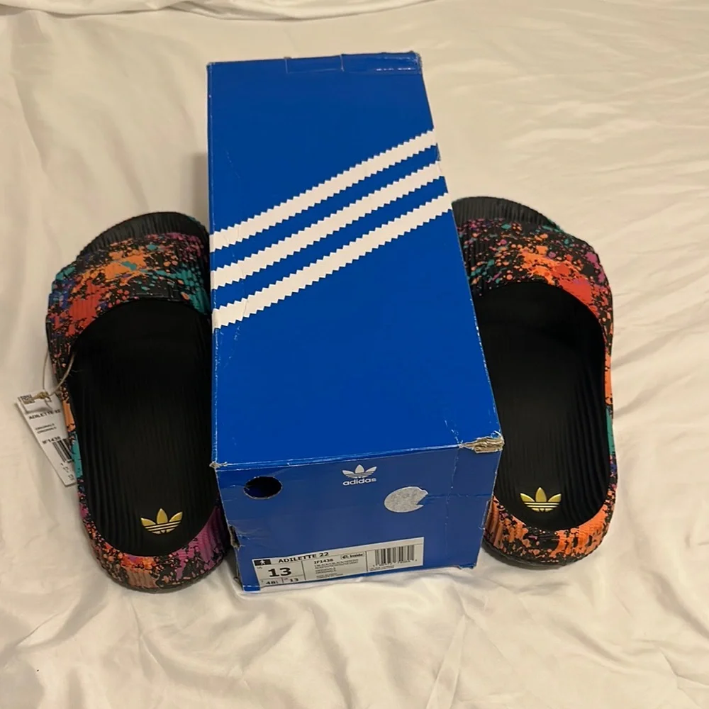 Adidas Originals ADILETTE 22 Slide Black Paint Splatter. U.S Men’s size : 13